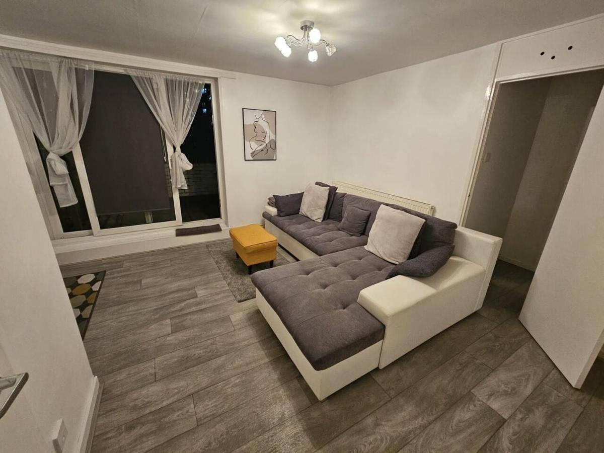 Stunning 1-Bed Apartment In Лондон Екстер'єр фото