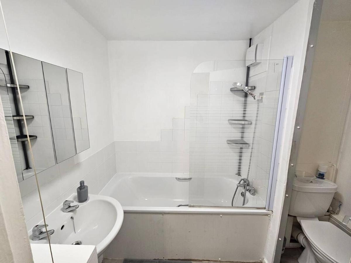 Stunning 1-Bed Apartment In Лондон Екстер'єр фото
